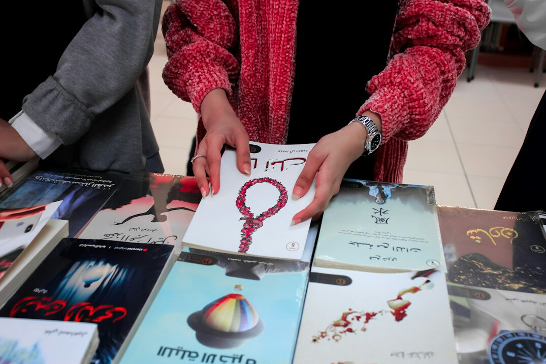 author signing books